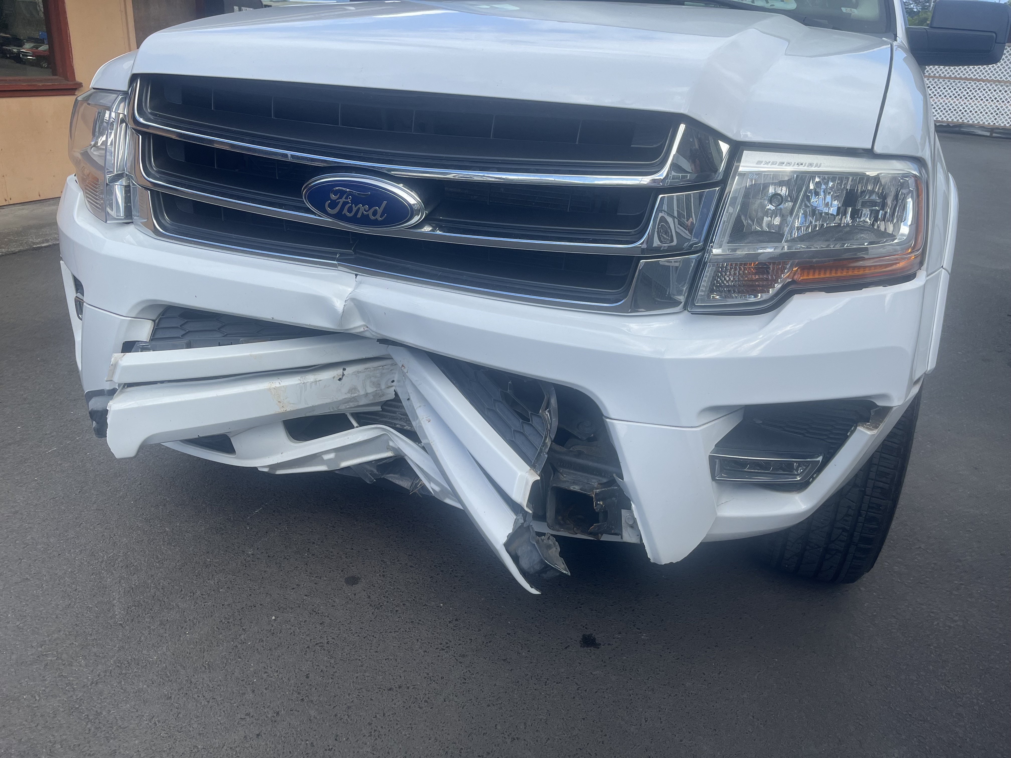 Before repair - 3rd Generation Ford Expedition - Front End Collision
